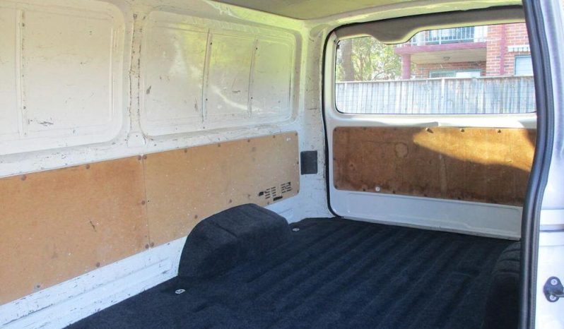 
								2017 Toyota Hiace 2.7ltr 2 Seater full									
