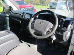 
										2017 Toyota Hiace 2.7ltr 2 Seater full									