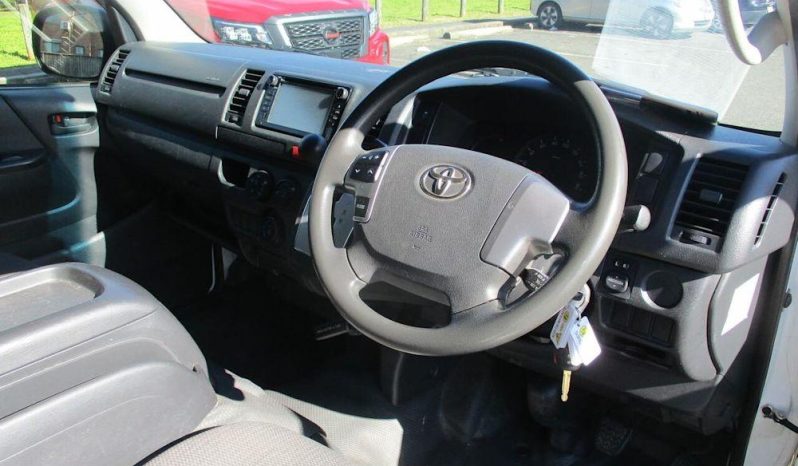 
								2017 Toyota Hiace 2.7ltr 2 Seater full									