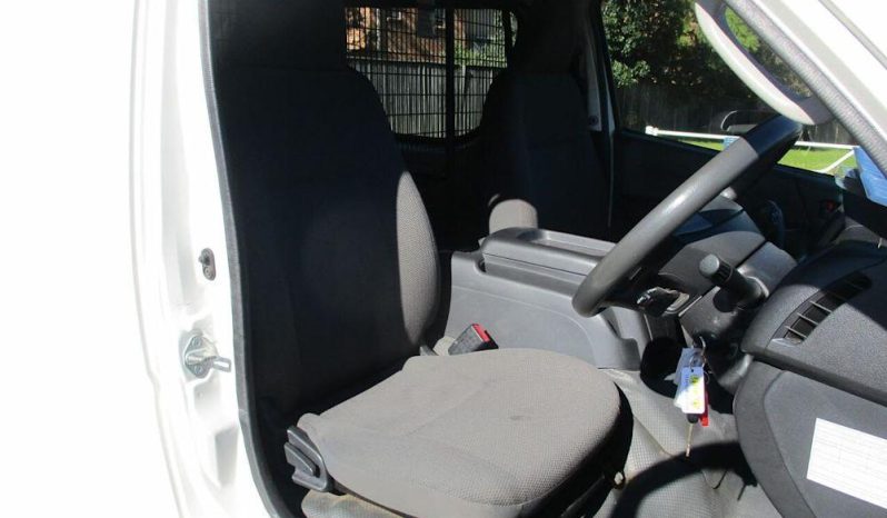 
								2017 Toyota Hiace 2.7ltr 2 Seater full									