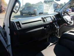 
										2017 Toyota Hiace 2.7ltr 2 Seater full									