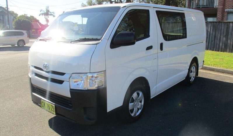 
								2017 Toyota Hiace 2.7ltr 2 Seater full									