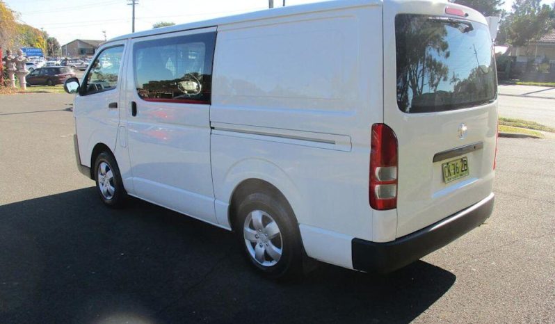 
								2017 Toyota Hiace 2.7ltr 2 Seater full									