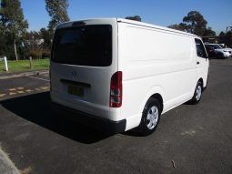 
										2017 Toyota Hiace 2.7ltr 2 Seater full									