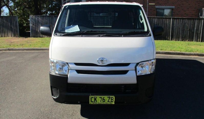 
								2017 Toyota Hiace 2.7ltr 2 Seater full									