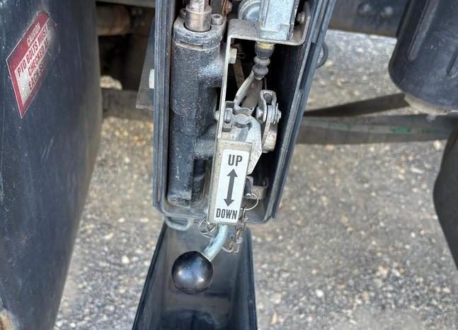
								2009 Mitsubishi Fuso Fighter FK600 Dual Cab Tilt Tray full									