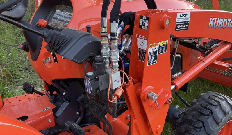 
								2020 Kubota L3301HST Tractor with Attachments full									